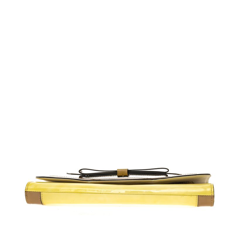 Clutch-Valentino-Garavani-Verniz-Creme-e-Bege