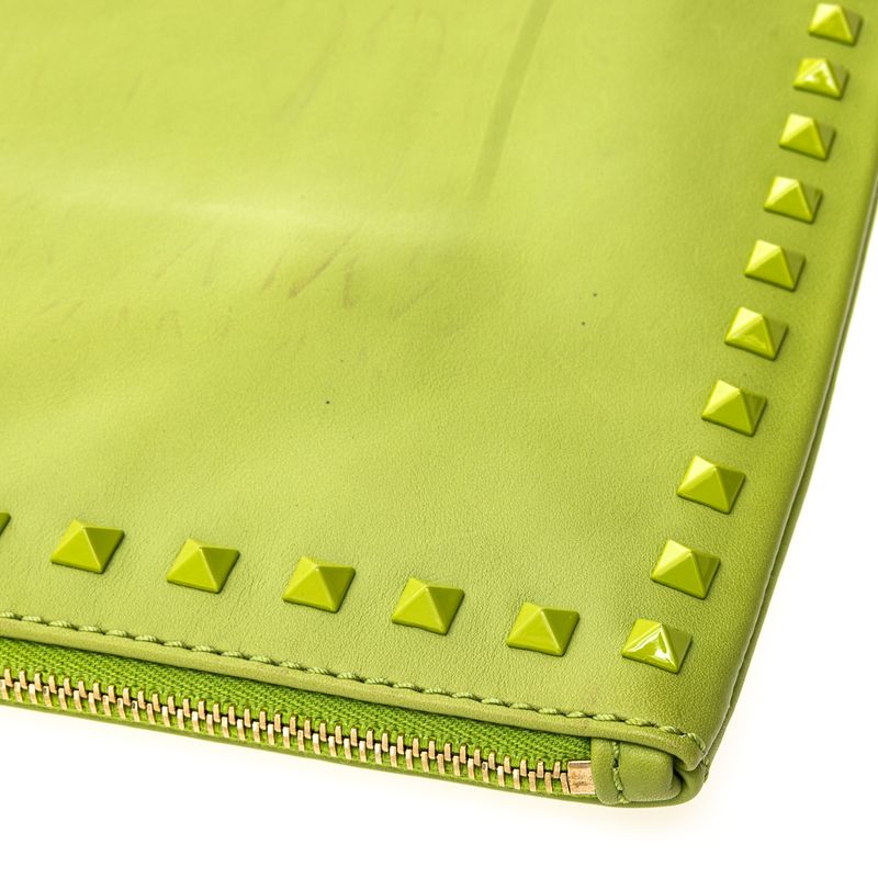 Clutch-Valentino-Garavani-Rockstud-Verde