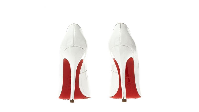 Peep Toe Christian Louboutin Salto Ondulado Verniz Branco Peep Toe Christian Louboutin Salto Ondulado Verniz Branco