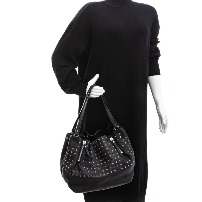 Bolsa-Burberry-Couro-Preto-e-Tachas