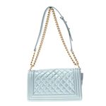 Bolsa-Chanel-Boy-Media-Azul-Perolado