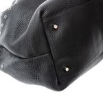 Bolsa-Burberry-Couro-Preto-e-Tachas