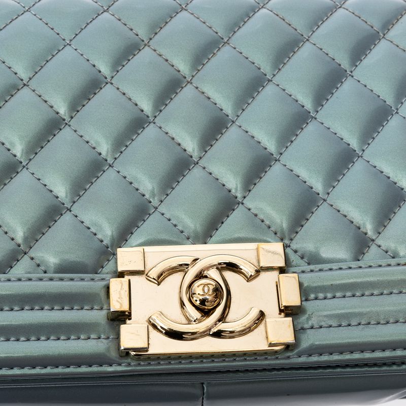 Bolsa-Chanel-Boy-Media-Azul-Perolado