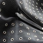 Bolsa-Burberry-Couro-Preto-e-Tachas