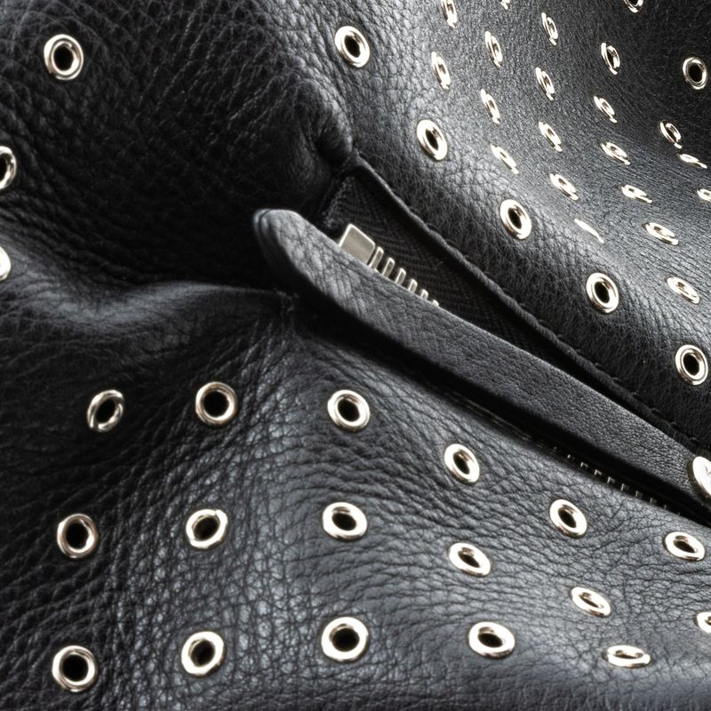 Bolsa-Burberry-Couro-Preto-e-Tachas