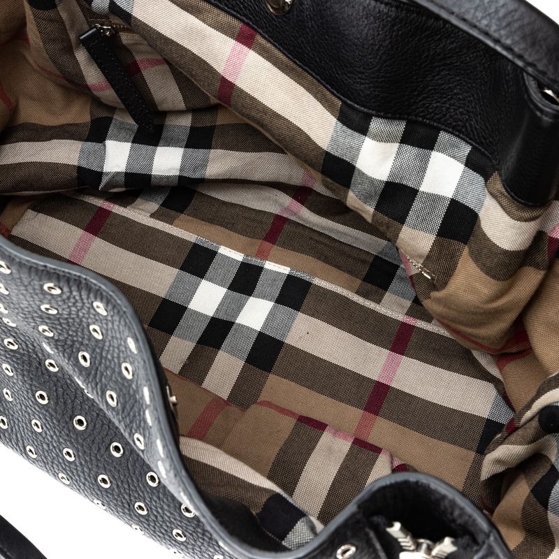 Bolsa-Burberry-Couro-Preto-e-Tachas