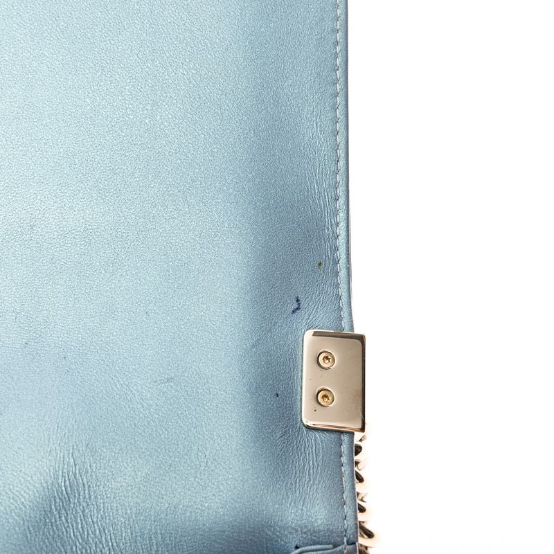 Bolsa-Chanel-Boy-Media-Azul-Perolado