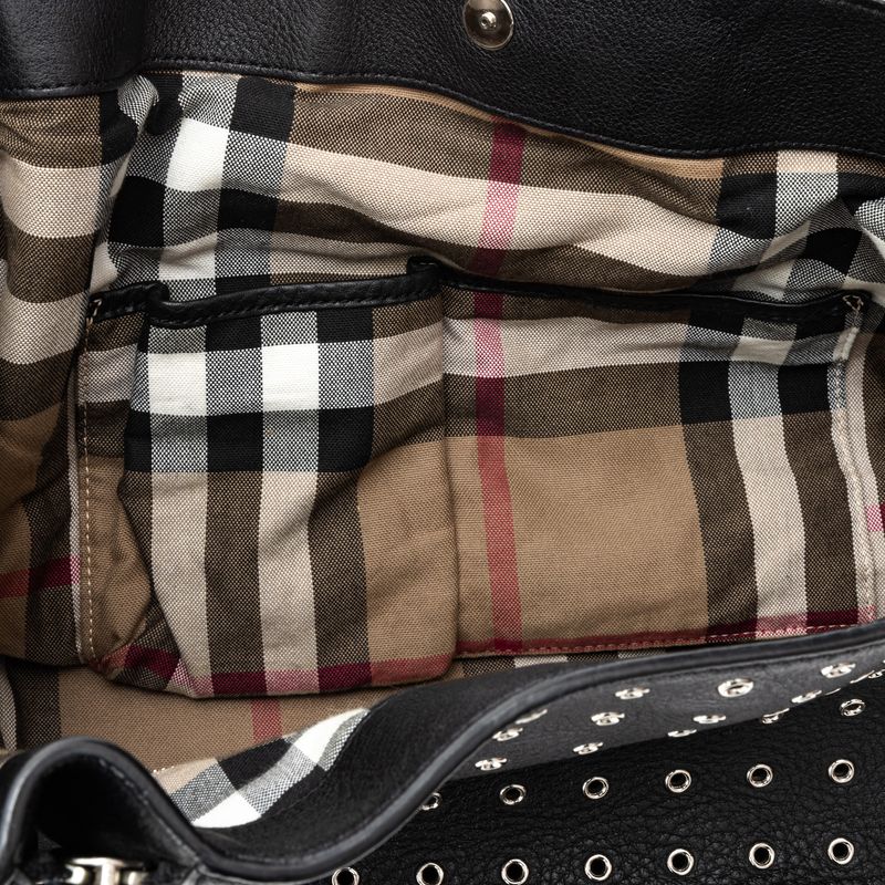 Bolsa-Burberry-Couro-Preto-e-Tachas