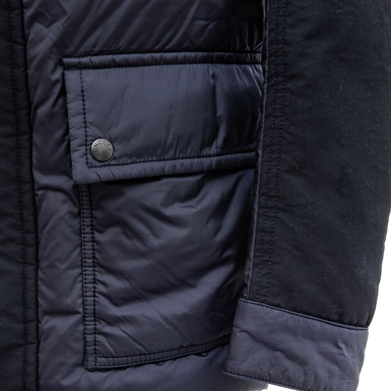 Casaco-Moncler-Puffer-Nylon-e-Tecido-Preto
