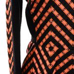 Vestido-Matthew-Williams-Chevron-Laranja-e-Preto