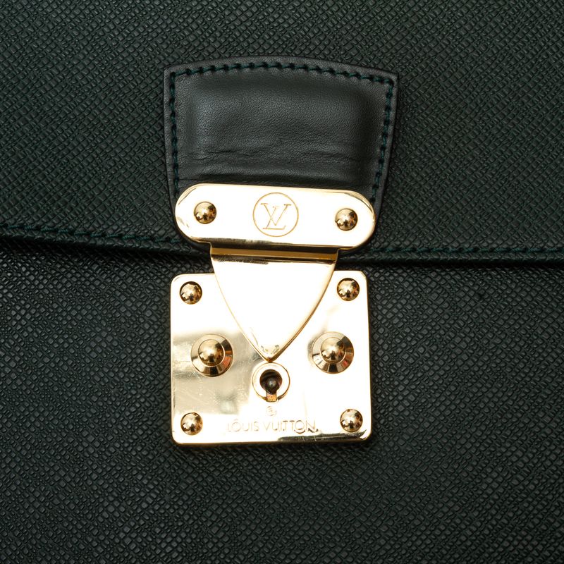 Pasta-Louis-Vuitton-Robusto-2-Couro-Taiga-Verde-