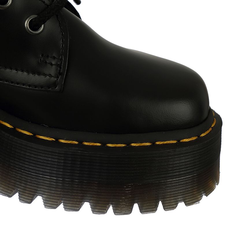 Bota-Dr-Martens-Solado-Chunky-e-Couro-Preto-