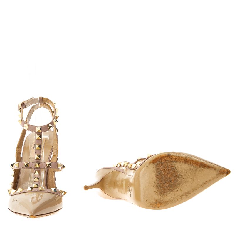 Scarpin-Valentino-Garavani-Rockstud-Verniz-Bege-