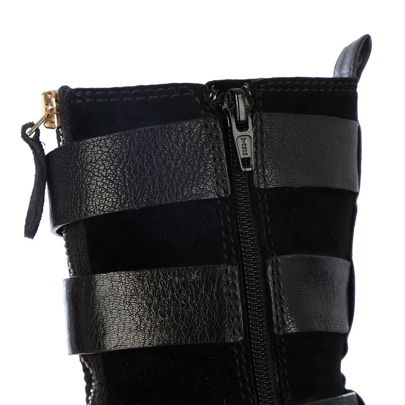 Bota-Marc-by-Marc-Jacobs-Couro-Preto-e-Fivelas