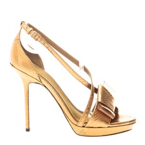 Sandália Burberry Couro Exótico Dourado