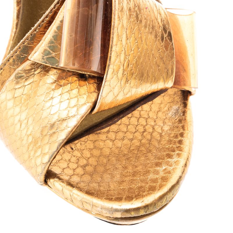 Sandalia-Burberry-Couro-Exotico-Dourado