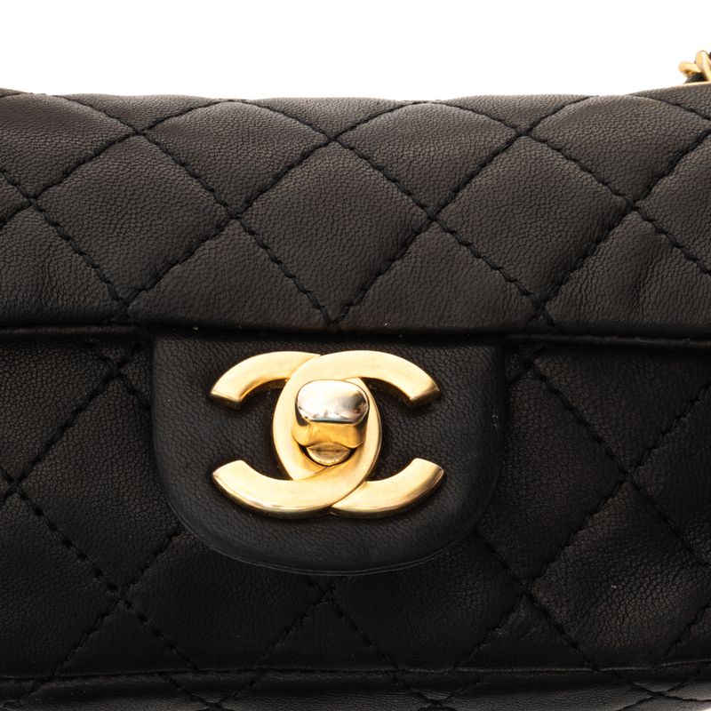 Bolsa-Chanel-Classic-Flap-Extra-Mini-Lambskin-Preto-Pingentes