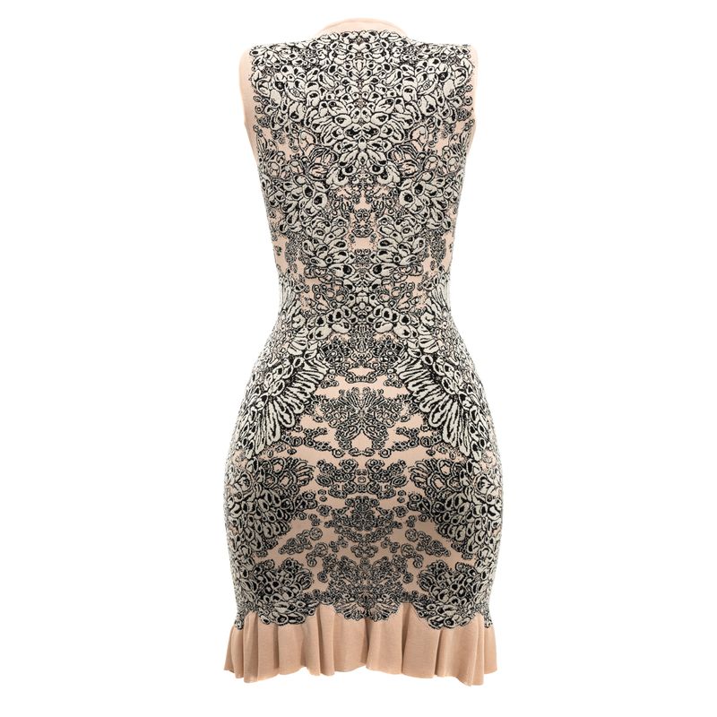 Vestido-da-marca-Alexander-McQueen-Tricot-Creme-e-Preto