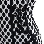 Vestido-Diane-Von-Furstenberg-Hexagonos-Preto-e-Branco