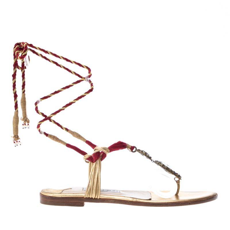 Rasteira-Jimmy-Choo-Dourada-Pedraria-e-Corda-Vermelha