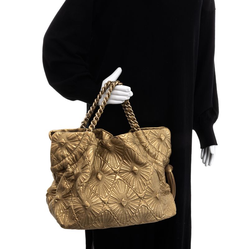 Bolsa-Chanel-Ca-D-Oro-Tote-Dourada