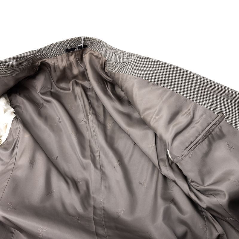 Terno-Valentino-Garavani-Branco-e-Preto