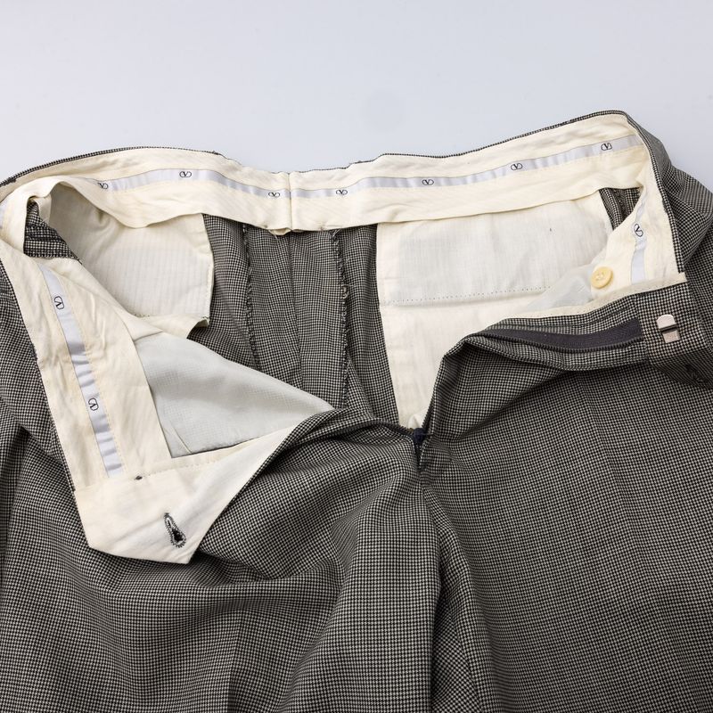 Terno-Valentino-Garavani-Branco-e-Preto