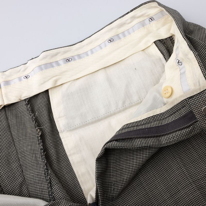 Terno-Valentino-Garavani-Branco-e-Preto