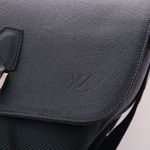 Pasta-Louis-Vuitton-Couro-Preto-e-Nylon-Verde