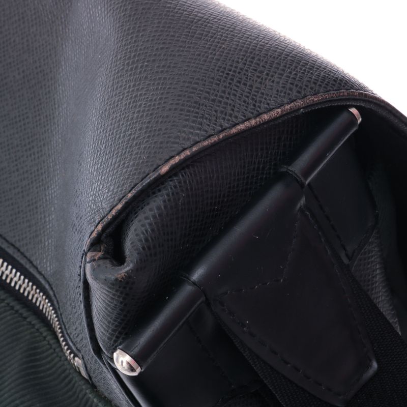 Pasta-Louis-Vuitton-Couro-Preto-e-Nylon-Verde