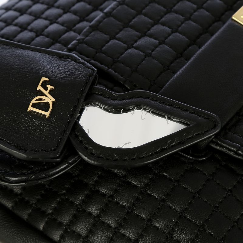 Bolsa-Diane-von-Furstenberg-Couro-Preto-e-Alca-Corrente