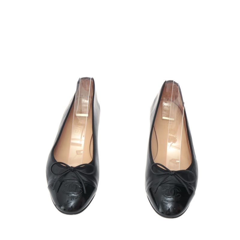 Sapatilha-Chanel-CC-Cap-Verniz-Couro-Preto