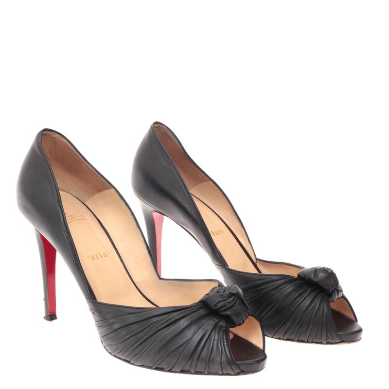 70930-Peep-Toe-Christian-Louboutin-Couro-Preto-1.JPG