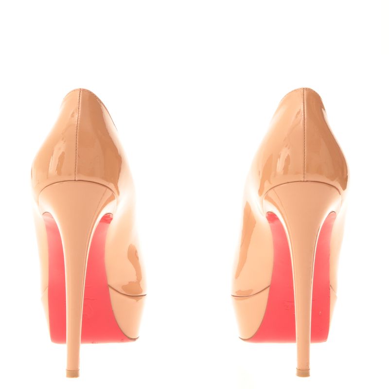 71092-Pump-Christian-Louboutin-Verniz-Bege-2