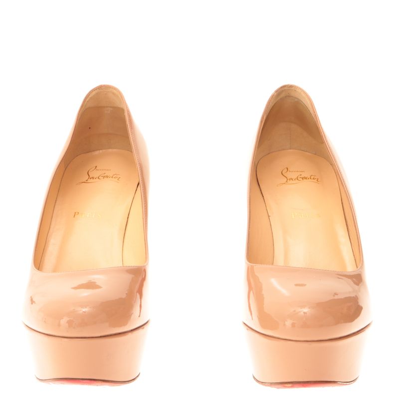71092-Pump-Christian-Louboutin-Verniz-Bege-4