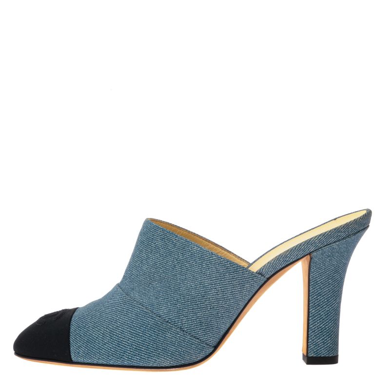 Mule-Chanel-CC-Cap-Toe-Jeans