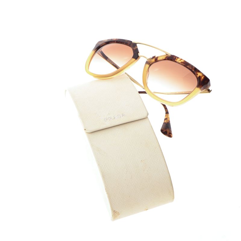 Oculos-Prada-SPR-13Q-Metal-Dourado-Acetato-Bege