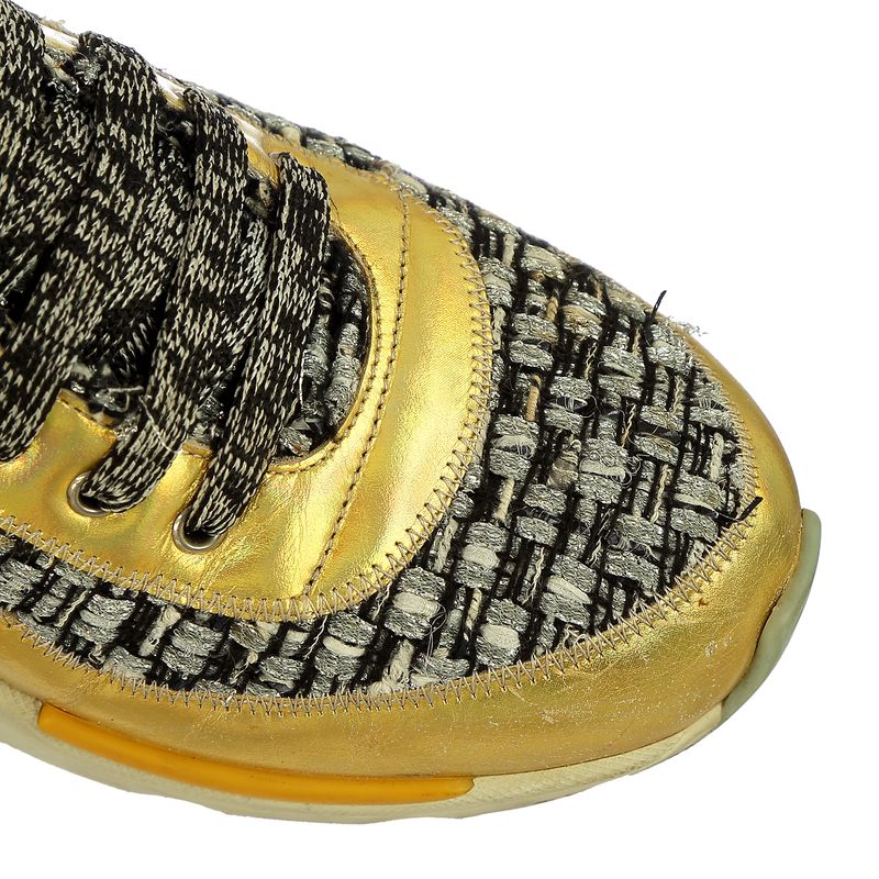 Tenis-Chanel-Tweed-Preto-e-Holografico-Dourado