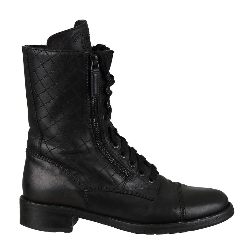 Bota-Chanel-Cano-Medio-Matelasse-Preto-