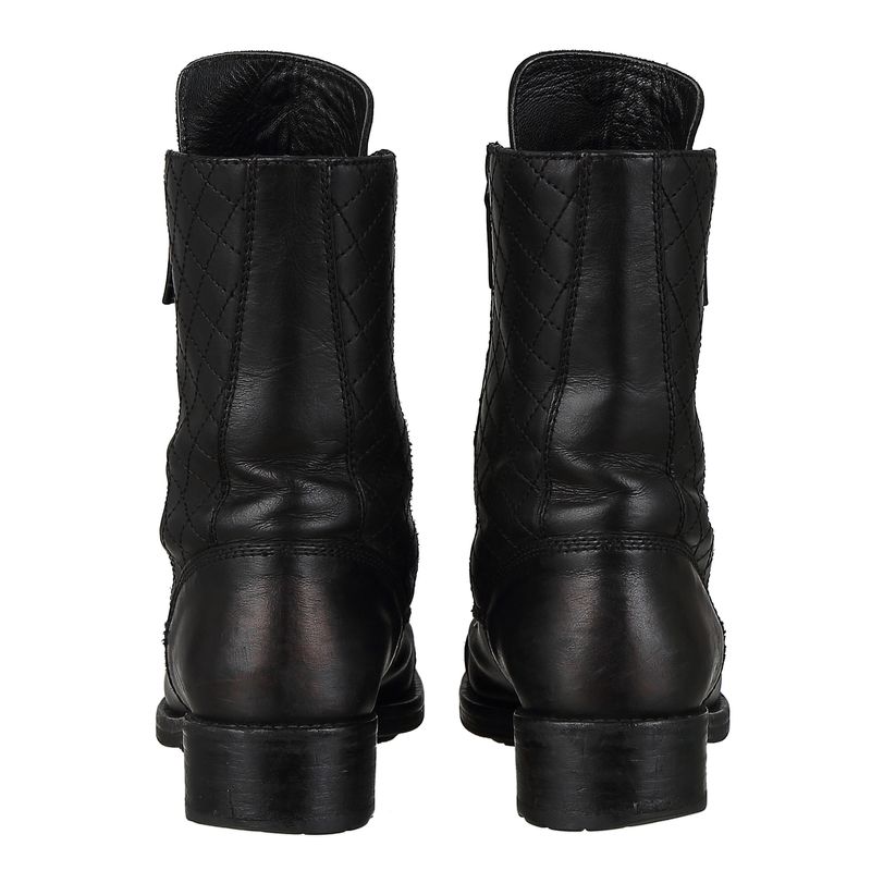 Bota-Chanel-Cano-Medio-Matelasse-Preto-