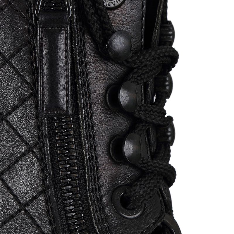 Bota-Chanel-Cano-Medio-Matelasse-Preto-
