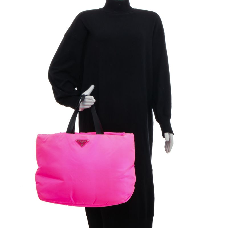 Bolsa-Prada-Tote-Nylon-Acolchoado-Rosa-Neon