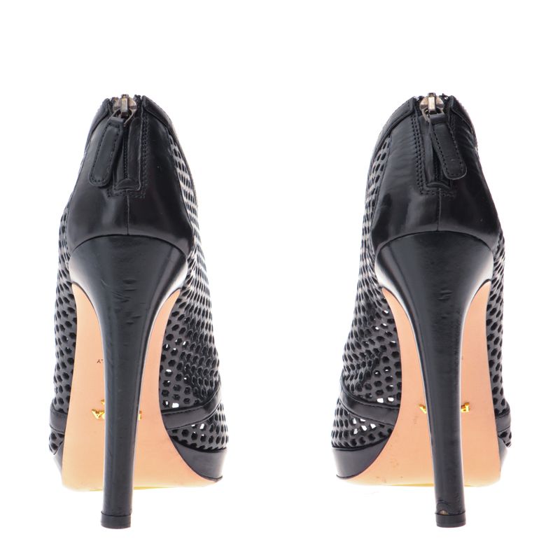 Ankle-Boot-Prada-Perfurada-Preta