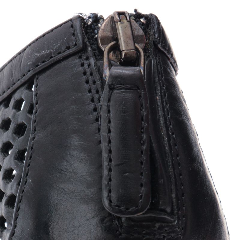 Ankle-Boot-Prada-Perfurada-Preta