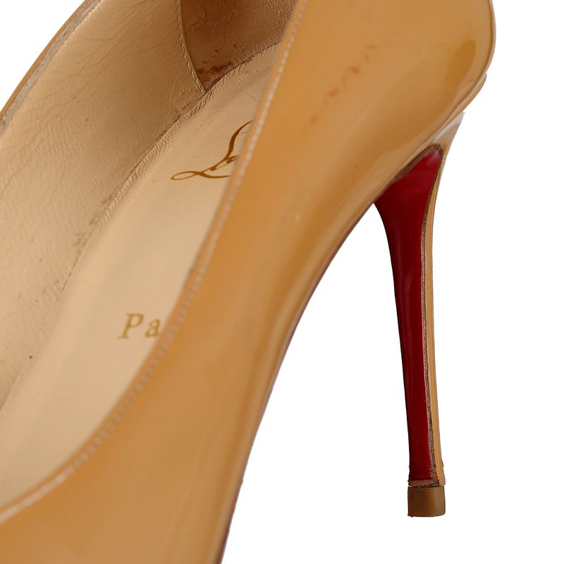 81538-Scarpin-Christian-Louboutin-Verniz-Bege-e-Vinho-9