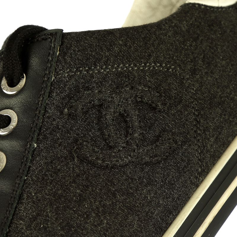 Tenis-Chanel-Tecido-Grafite-e-Couro-Branco