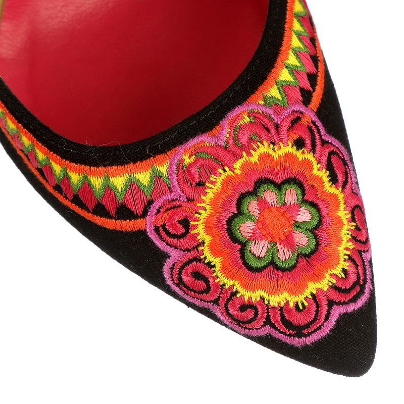 Scarpin-Bordado-Colorido-e-Pom-Pom