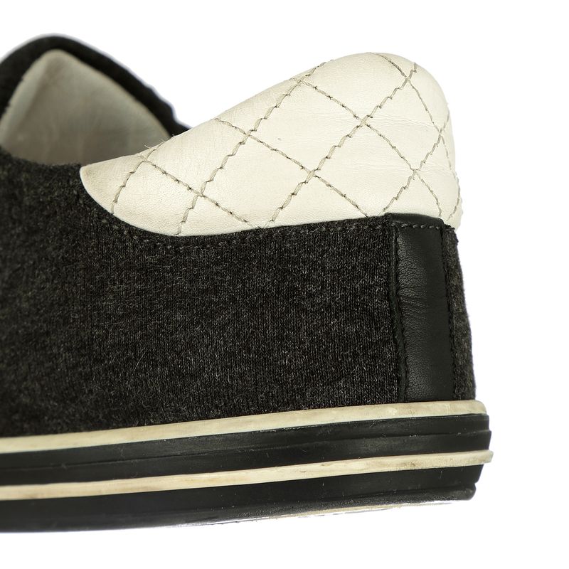 Tenis-Chanel-Tecido-Grafite-e-Couro-Branco