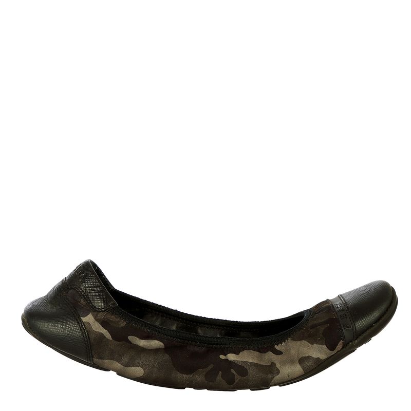 Sapatilha-Prada-Couro-Preto-e-Tecido-Estampado