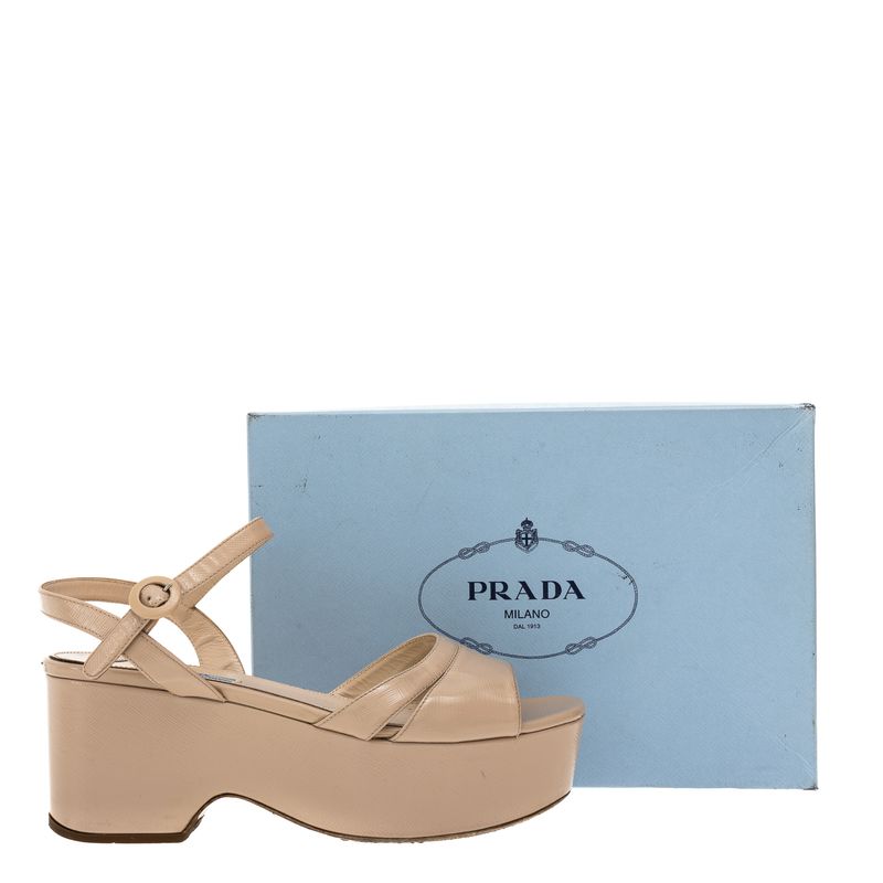 Plataforma-Prada-Saffiano-Verniz-Bege